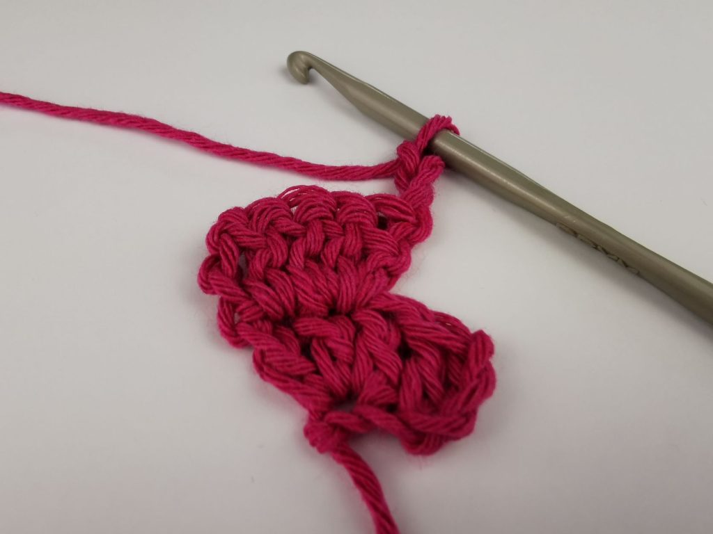 selbst gehäkeltes großes Zackenband: 2. Reihe, Wendeluftmaschen