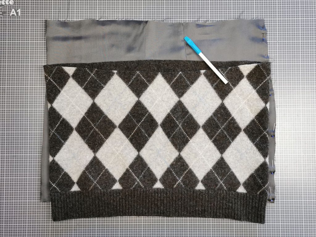 Futterstoff zuschneiden