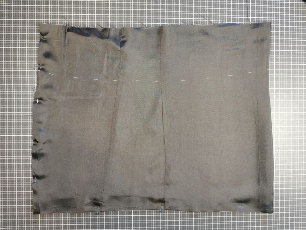 Vorderteil auf den Stoff übertragen