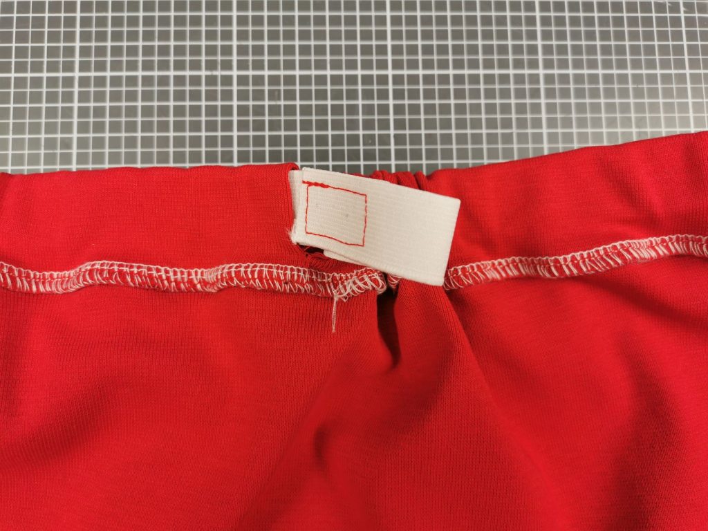 Gummiband zusammennähen