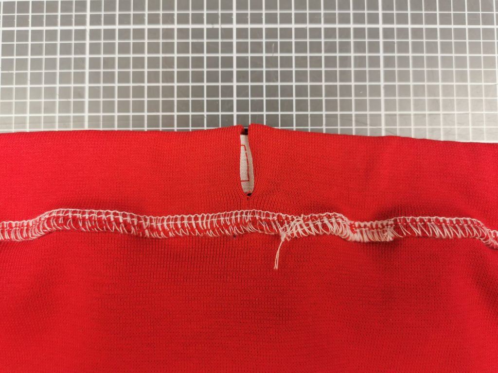 fertig eingezogenes Gummiband