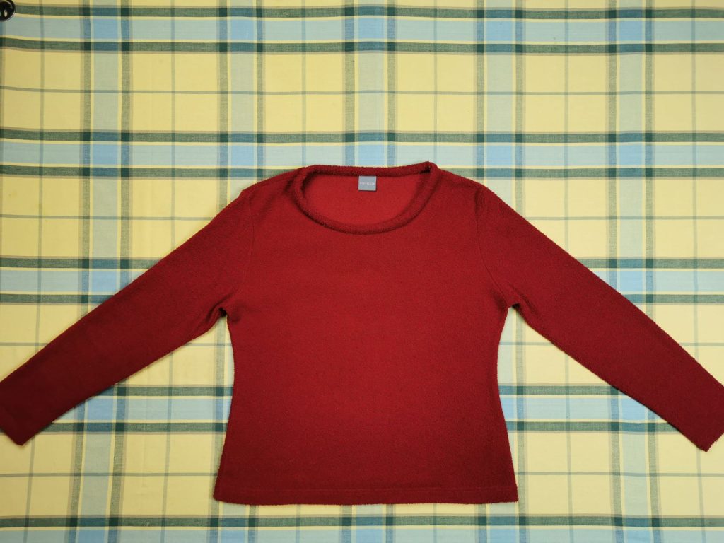 Aus einem Pullover lässt sich ein Hüftschmeichler nähen.