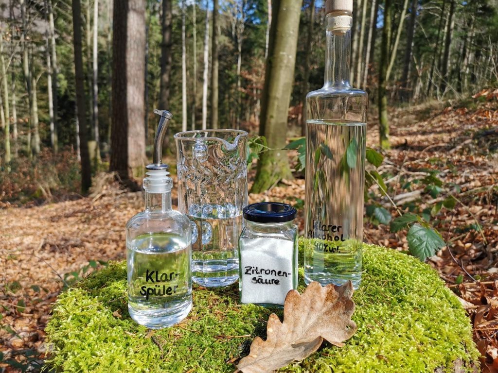 Zutaten und selbst gemachter Klarspüler